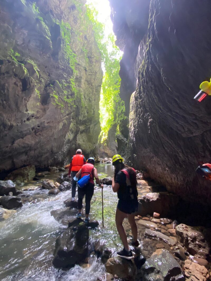 Bayano Caves - El Trip de Jenny